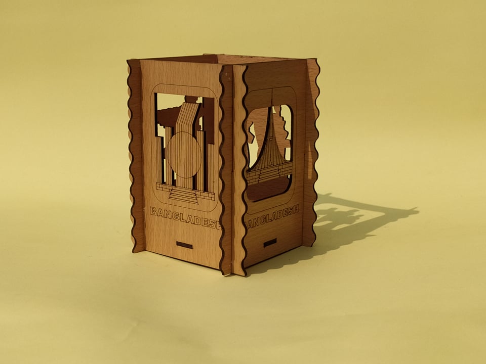 কাঠের কলমদানী (chw-048)