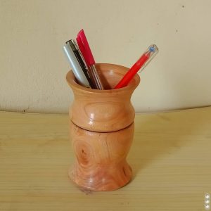 278537906_592878011834450_1793932011758093249_n.jpg কাঠের কলমদানী ( chw-083 )