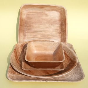 সুপারি গাছের খোলের প্লেট বাটি