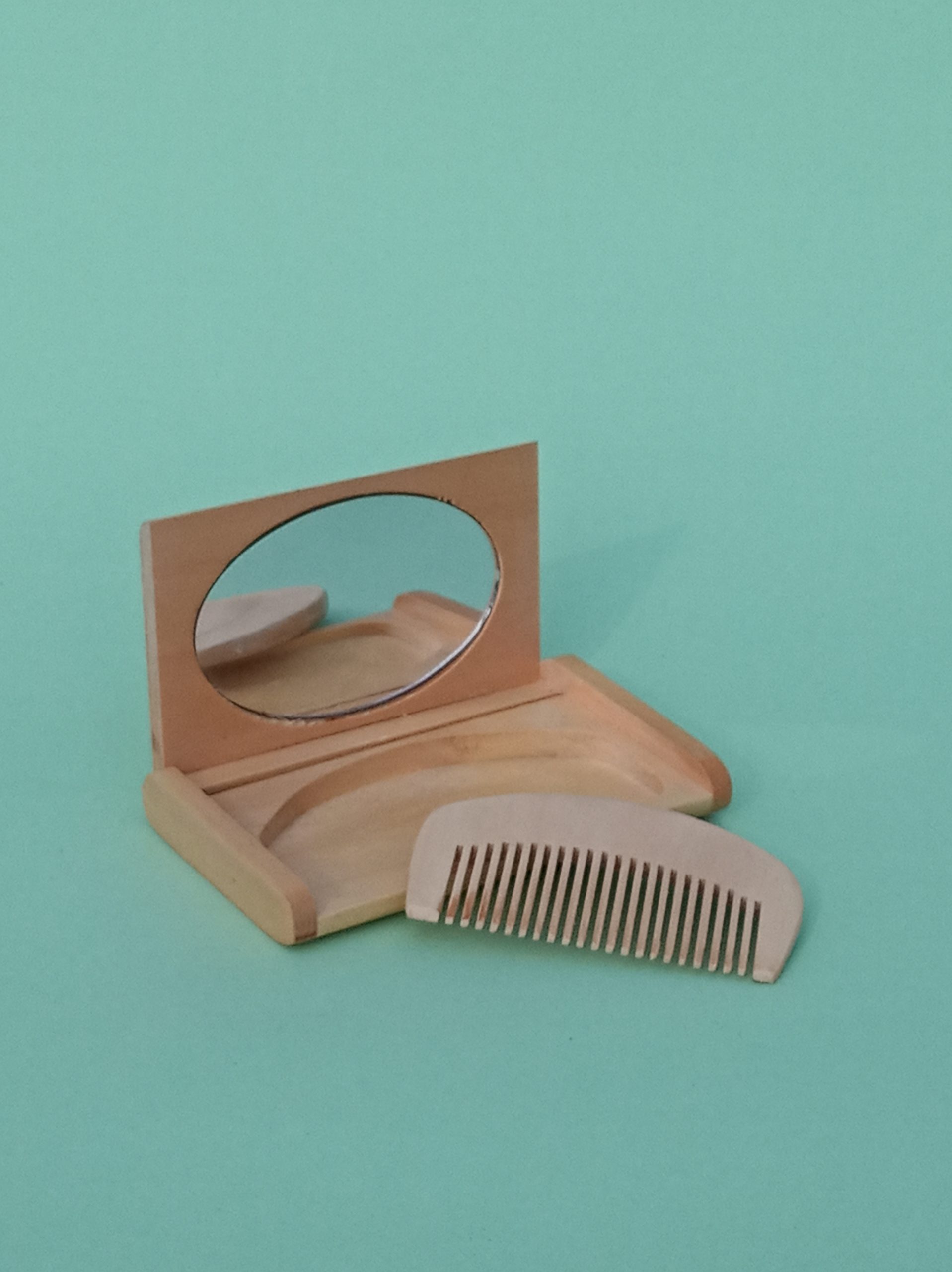 কাঠের আয়না+ চিরুনী (chw-011)